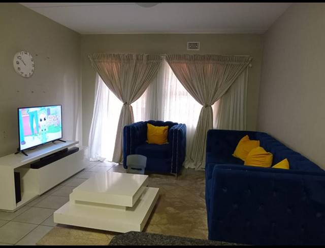 2 BEDROOM APARTMENT FOR SALE IN HEUWELOORD